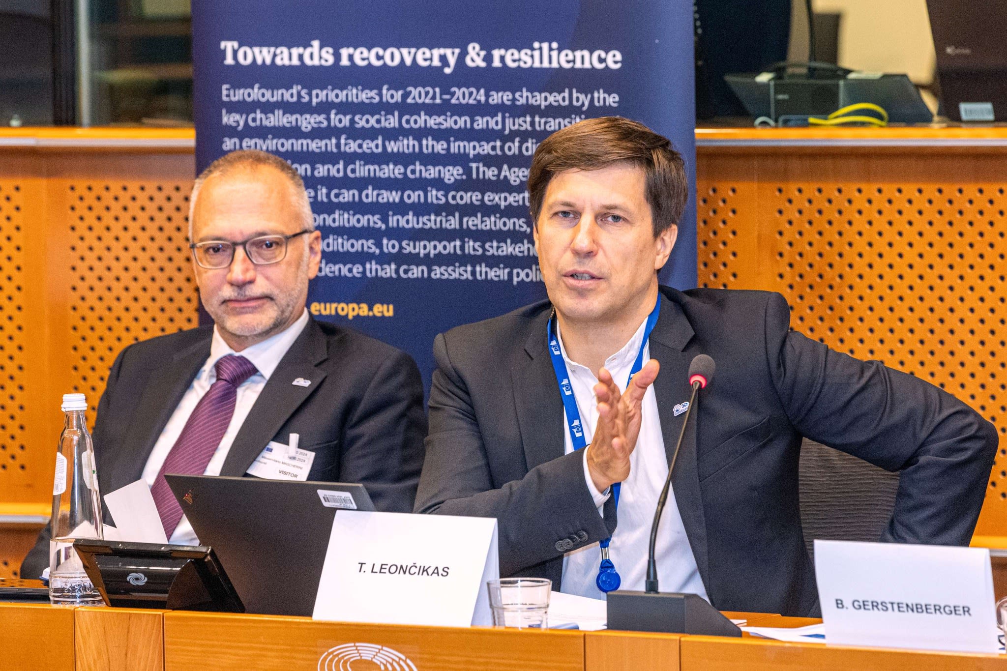 Eurofound staff member, Tadas Leončikas, giving a presentation at the European Parliament